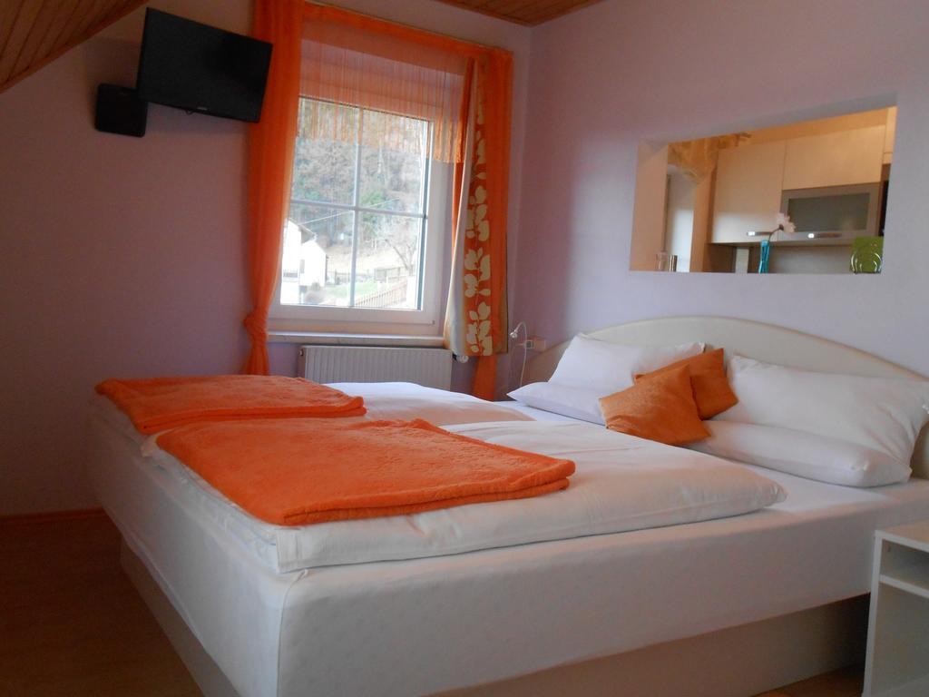 Privatzimmer Haus Gschweitl Semriach Bilik gambar